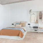 Vlc Host - Manya Βαλένθια