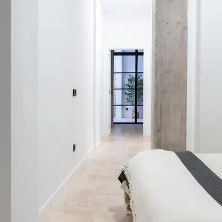 Vlc Host - Manya Valence